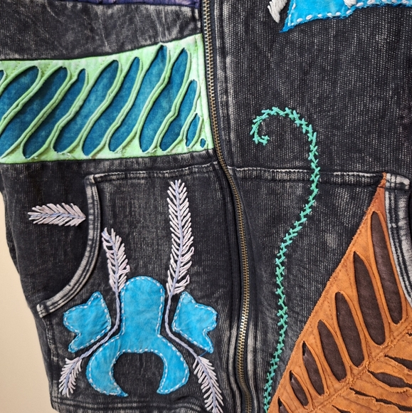 Rising International Hoody - Picture 2 of 6